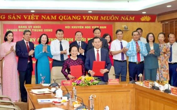Chương trình phối hợp giữa Đảng ủy Khối Doanh nghiệp Trung ương và Hội Khuyến học Việt Nam